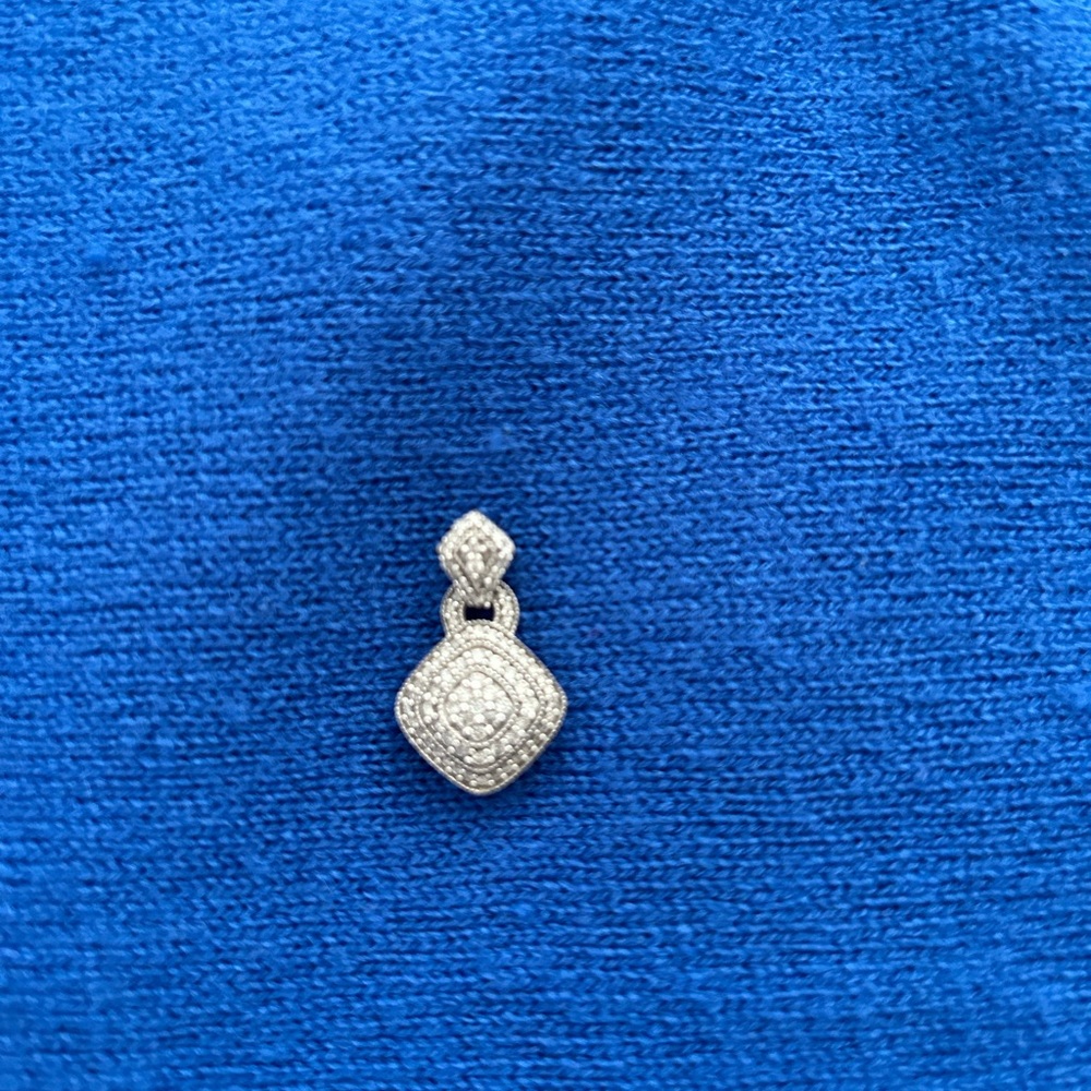 Zales  white gold  Diamond Pendant Necklace